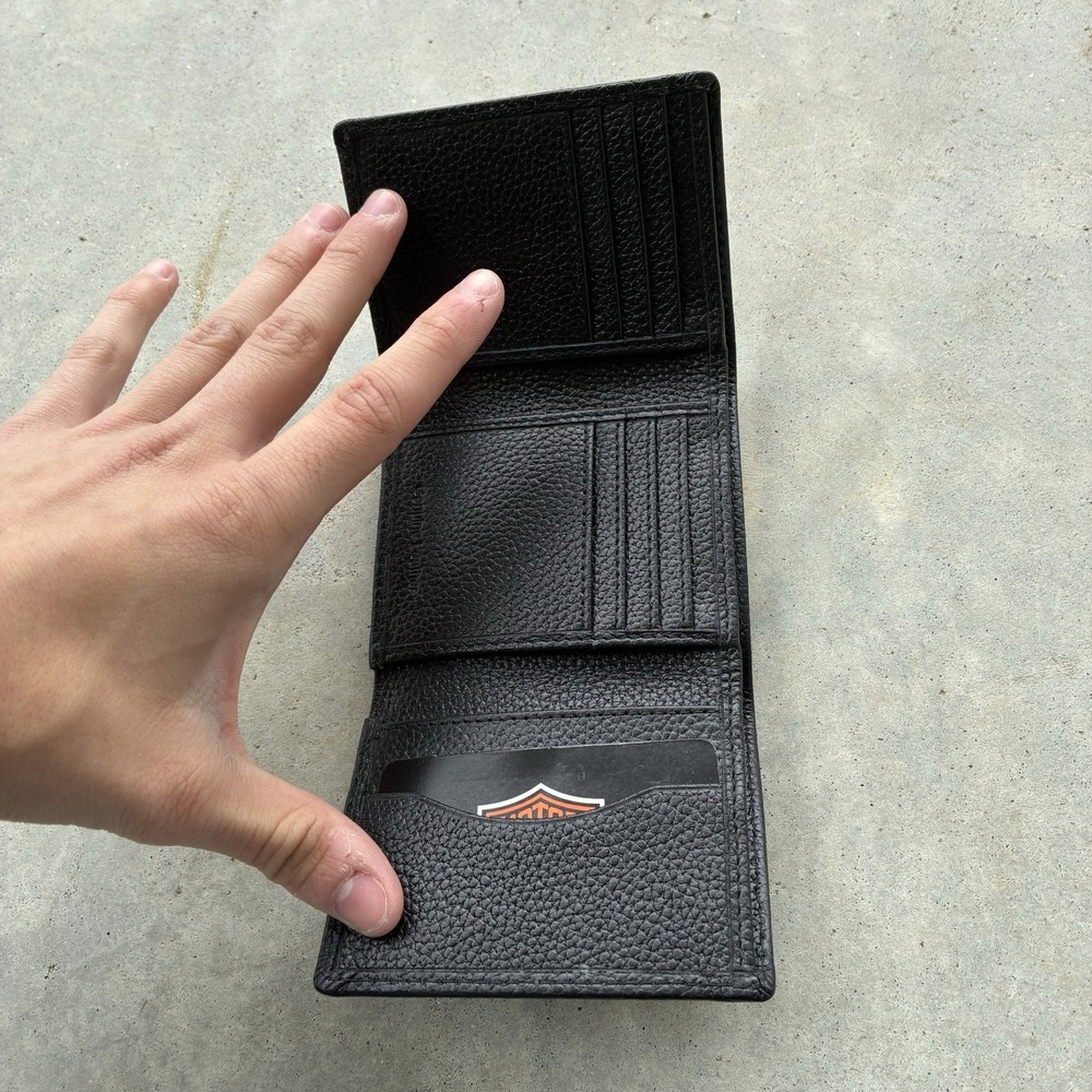 Harley-Davidson Men's Embossed Skull Bifold Leather Wallet Black - Picture 2 of 4